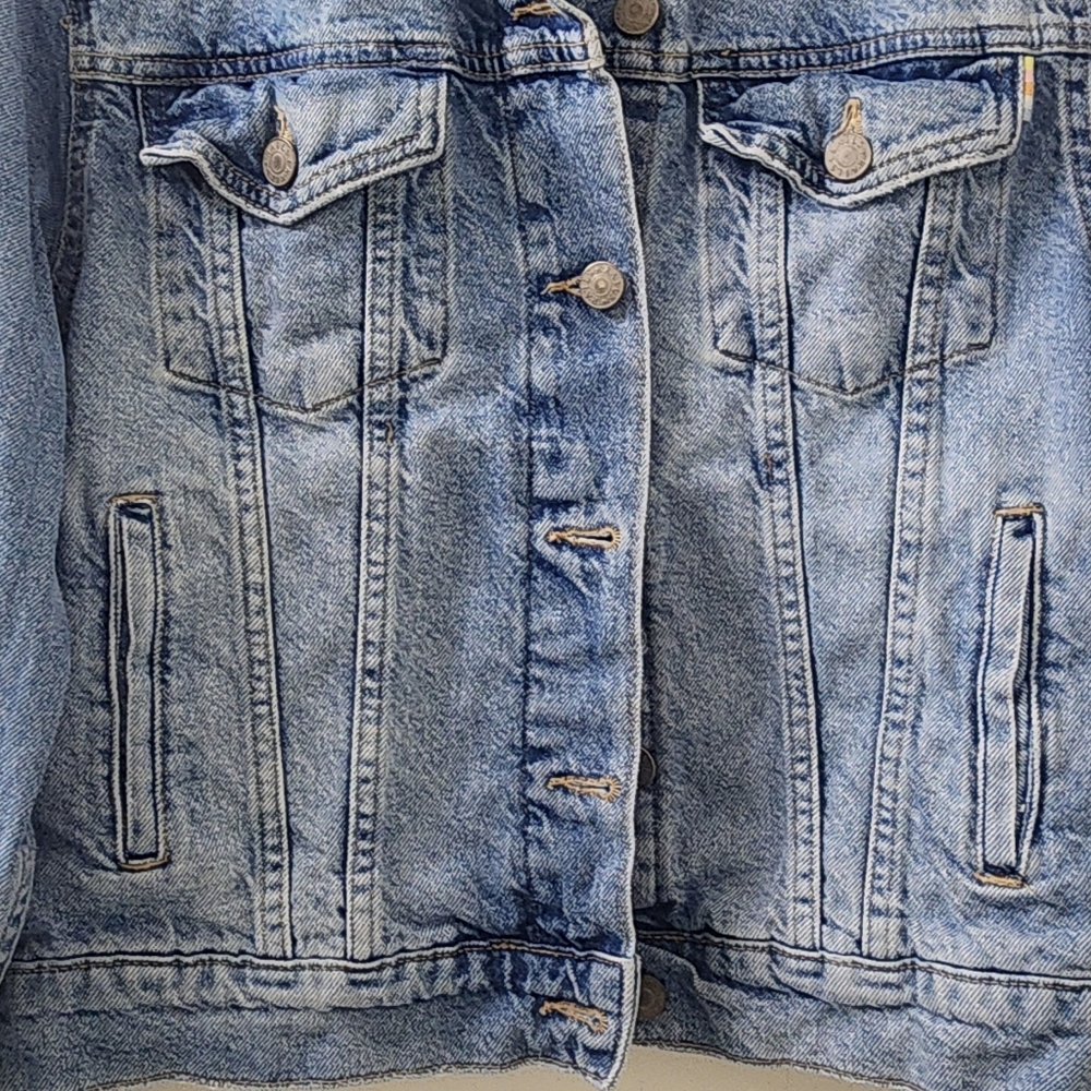 Rails Light Blue Denim Jacket - Classic Trucker Style, Size Small. - Picture 4 of 8